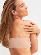 Le mannequin Femme porte le/la Bustier à bretelles réglables en Modal de couleur Rose, Unicolore, de la série Natural Skin de CALIDA, Image supplémentaire