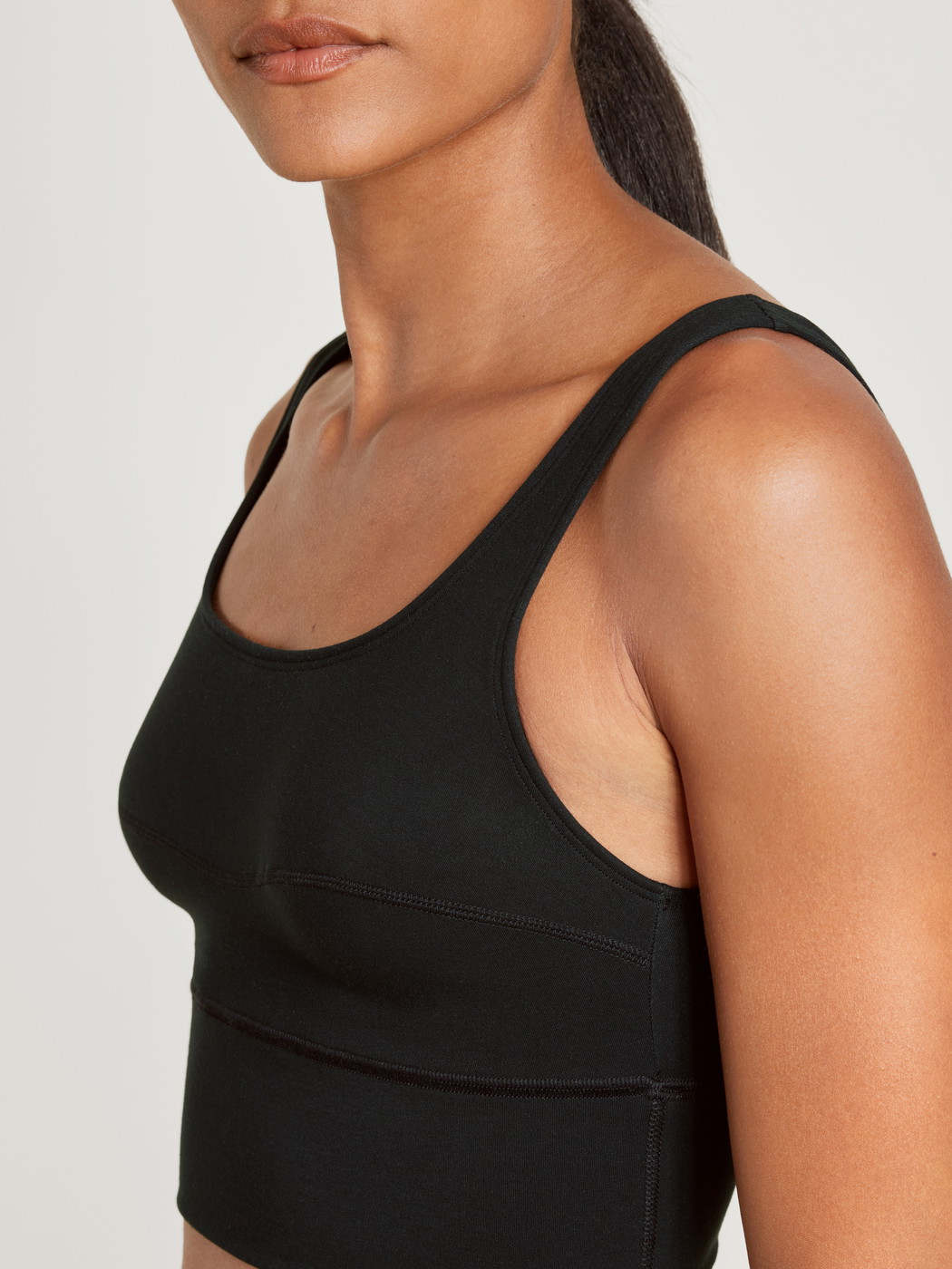 Femme - Brassière en Modal de couleur Noir, Unicolore, de la série Circular Lounge de CALIDA, Détail