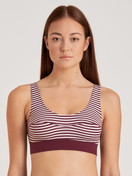 Le mannequin Femme porte le/la Brassière en Coton de couleur Rouge, Rayée, de la série Elastic de CALIDA, Vue de face
