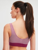 Le mannequin Femme porte le/la Brassière en Coton de couleur Rose, Rayée, de la série Elastic Special de CALIDA, Vue arrière