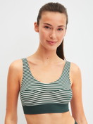 Le mannequin Femme porte le/la Brassière en Coton de couleur Vert, Rayée, de la série Elastic Special de CALIDA, Vue de face