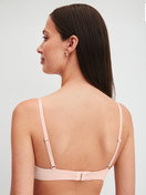 Le mannequin Femme porte le/la Soutien-gorge sans armatures en Coton de couleur Rose, Unicolore, de la série Cate de CALIDA, Vue arrière