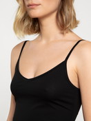 Damen - Spaghetti-Top, 2er-Pack aus Baumwolle in Schwarz, Einfarbig aus Serie Benefit Women von CALIDA, Detail