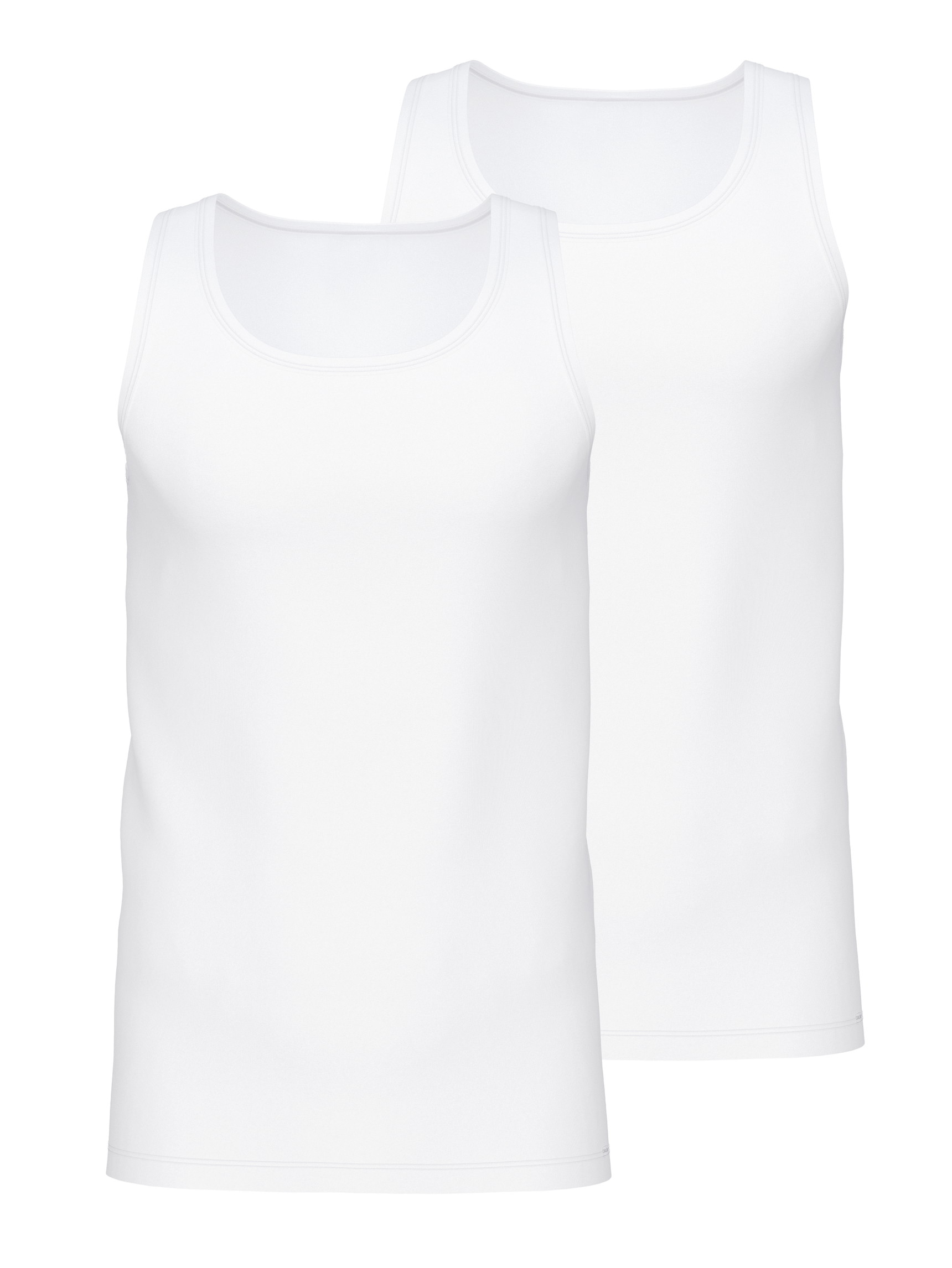 Herren-Model trägt Tank-Top, 2er-Pack aus Baumwolle in Weiß, Einfarbig aus Serie Natural Benefit von CALIDA, Vorderansicht