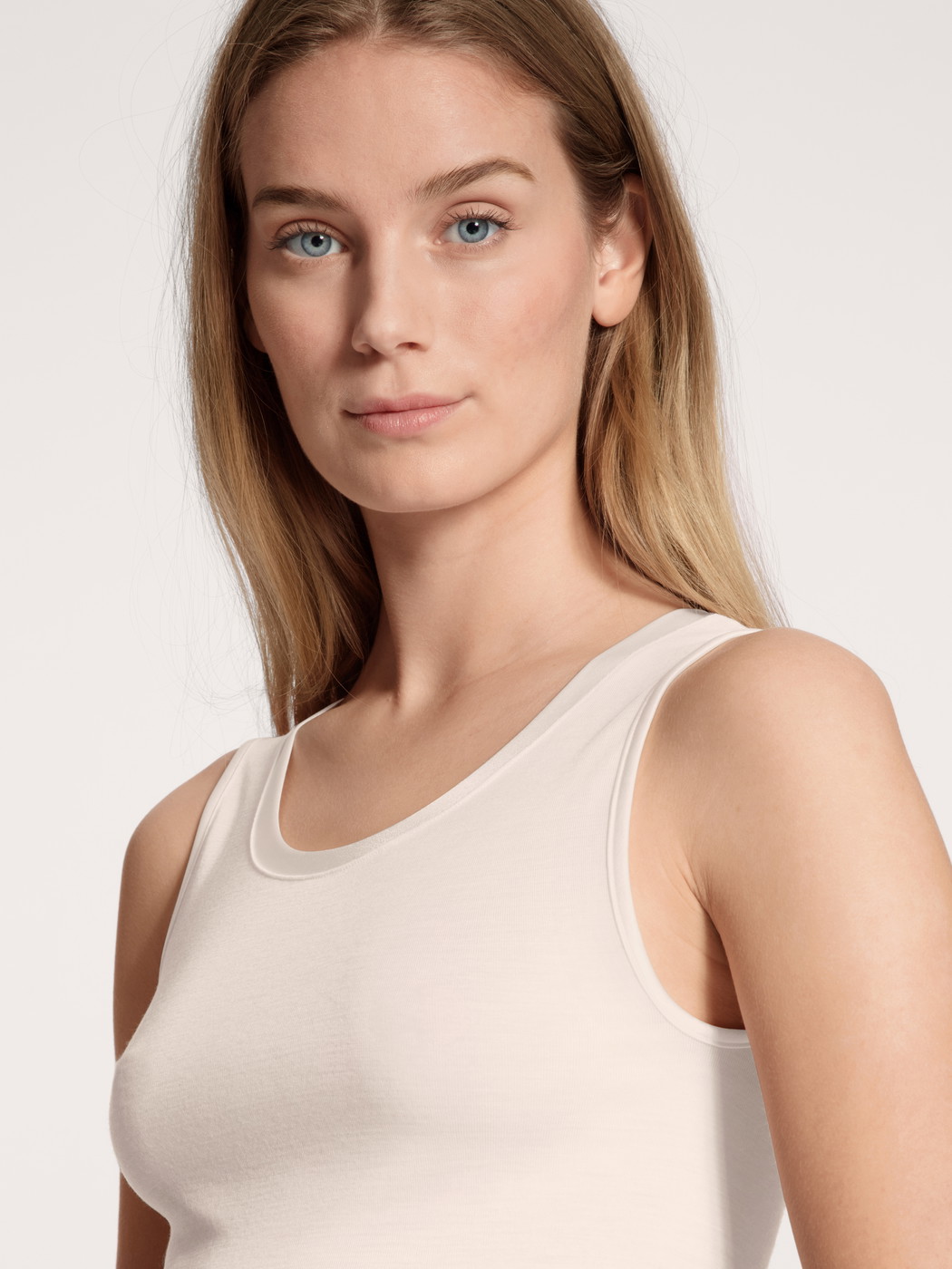 Femme - Débardeur en laine-soie en Swiss+Cotton de couleur Beige, Unicolore, de la série True Confidence de CALIDA, Détail