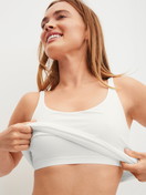 Le mannequin Femme porte le/la Débardeur à bustier en Modal de couleur Blanc, Unicolore, de la série Natural Skin de CALIDA, Image supplémentaire