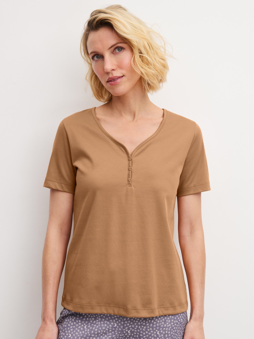 Women model is wearing  made of 100% Cotton in Brown, Unicoloured from the Sleep Over M&M series by CALIDA, Front view