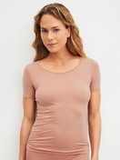 Women model is wearing Shirt shortsleeve made of Cotton in Brown, Unicoloured from the Natural Comfort series by CALIDA, Front view