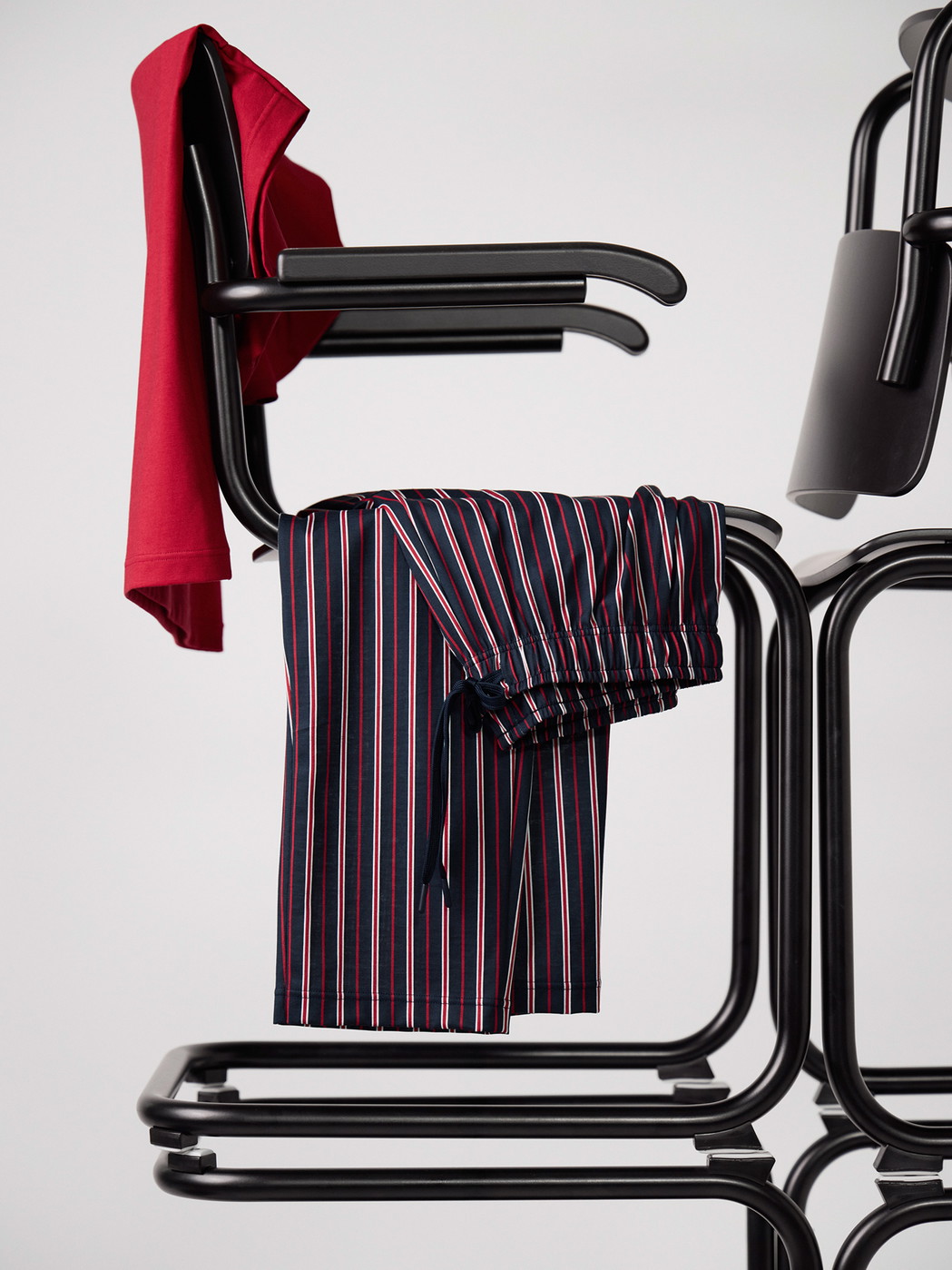 Herren - Kurzarm-Shirt aus 100% Baumwolle in Rot, Einfarbig aus Serie Remix Basic Sleep von CALIDA, Detail