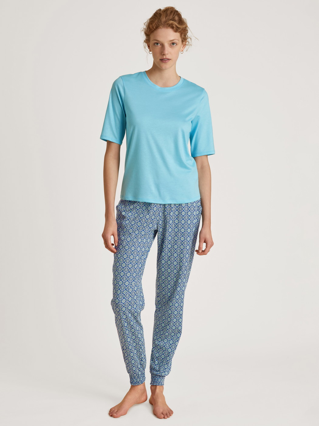 Le mannequin Femme porte le/la T-Shirt à manches courtes en Modal de couleur Turquoise, Unicolore, de la série Favourites Energy de CALIDA, Vue de face, Tenue