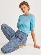 Le mannequin Femme porte le/la T-Shirt à manches courtes en Modal de couleur Turquoise, Unicolore, de la série Favourites Energy de CALIDA