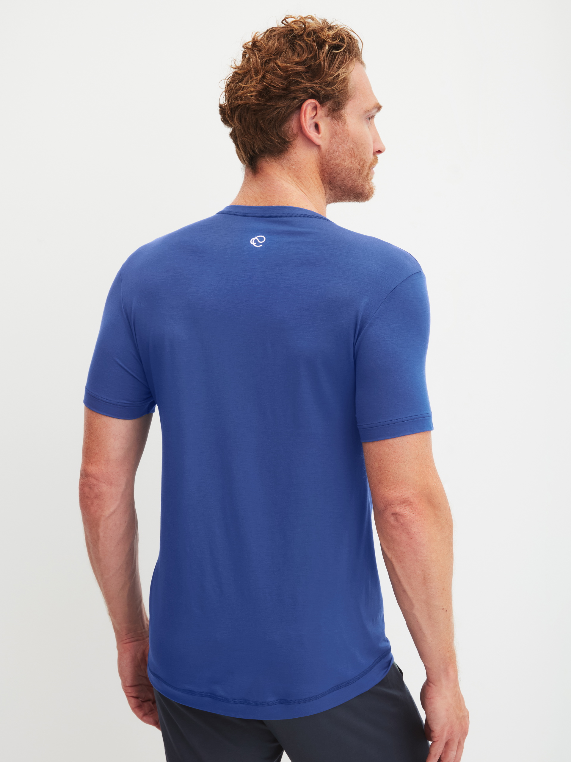 Men model is wearing Shirt short sleeve made of Modal in Blue, Unicoloured from the DSW Balancing series by CALIDA, Back view
