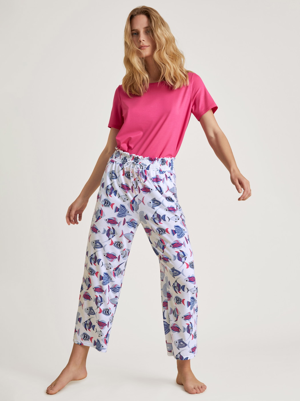 Le mannequin Femme porte le/la T-Shirt à manches courtes en Modal de couleur Rose, Unicolore, de la série Favourites Serenity de CALIDA, Vue de face, Tenue