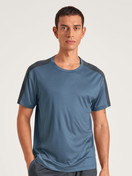 Le mannequin Homme porte le/la T-Shirt à manches courtes en Lyocell de couleur Bleu, Unicolore, de la série DSW Cooling de CALIDA, Vue de face
