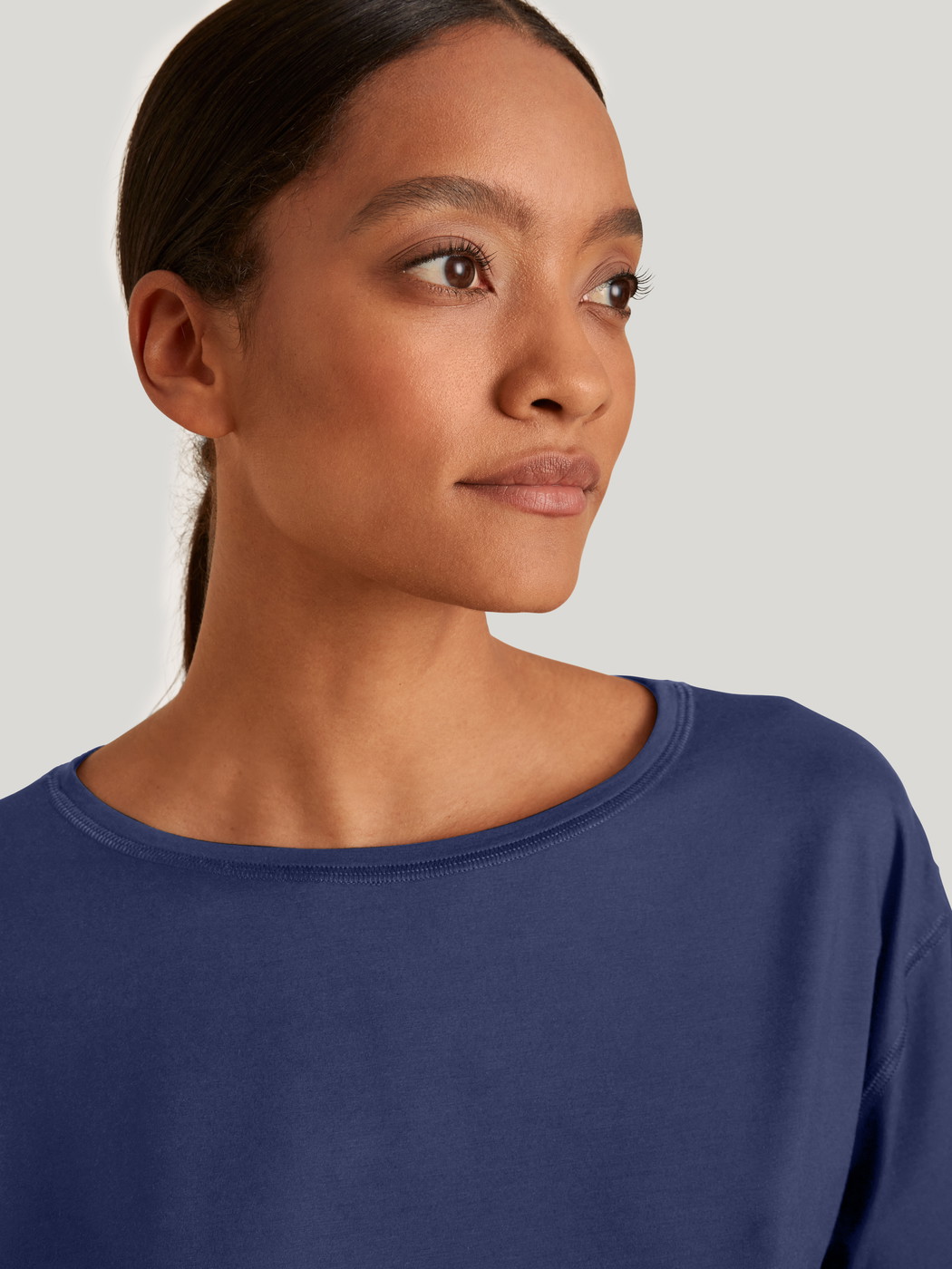 Women model is wearing Shirt short sleeve made of Modal in Blue, Unicoloured from the DSW Balancing series by CALIDA, Detail
