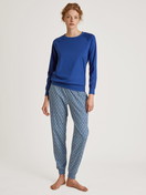 Women model is wearing Shirt long sleeve made of 100% Cotton in Blue, Unicoloured from the Favourites Energy series by CALIDA, Front view, Outfit