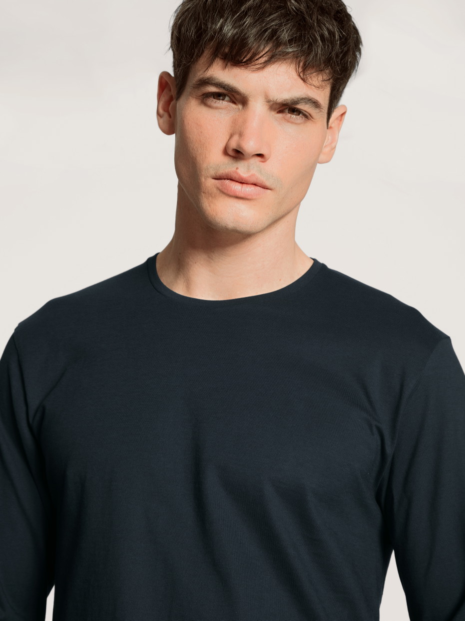 Herren - Langarm-Shirt aus 100% Baumwolle in Blau, Einfarbig aus Serie Remix Basic Sleep von CALIDA, Detail