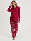 Women model is wearing Shirt long sleeve made of 100% Cotton in Red, Unicoloured from the Favourites Holidays series by CALIDA, Front view