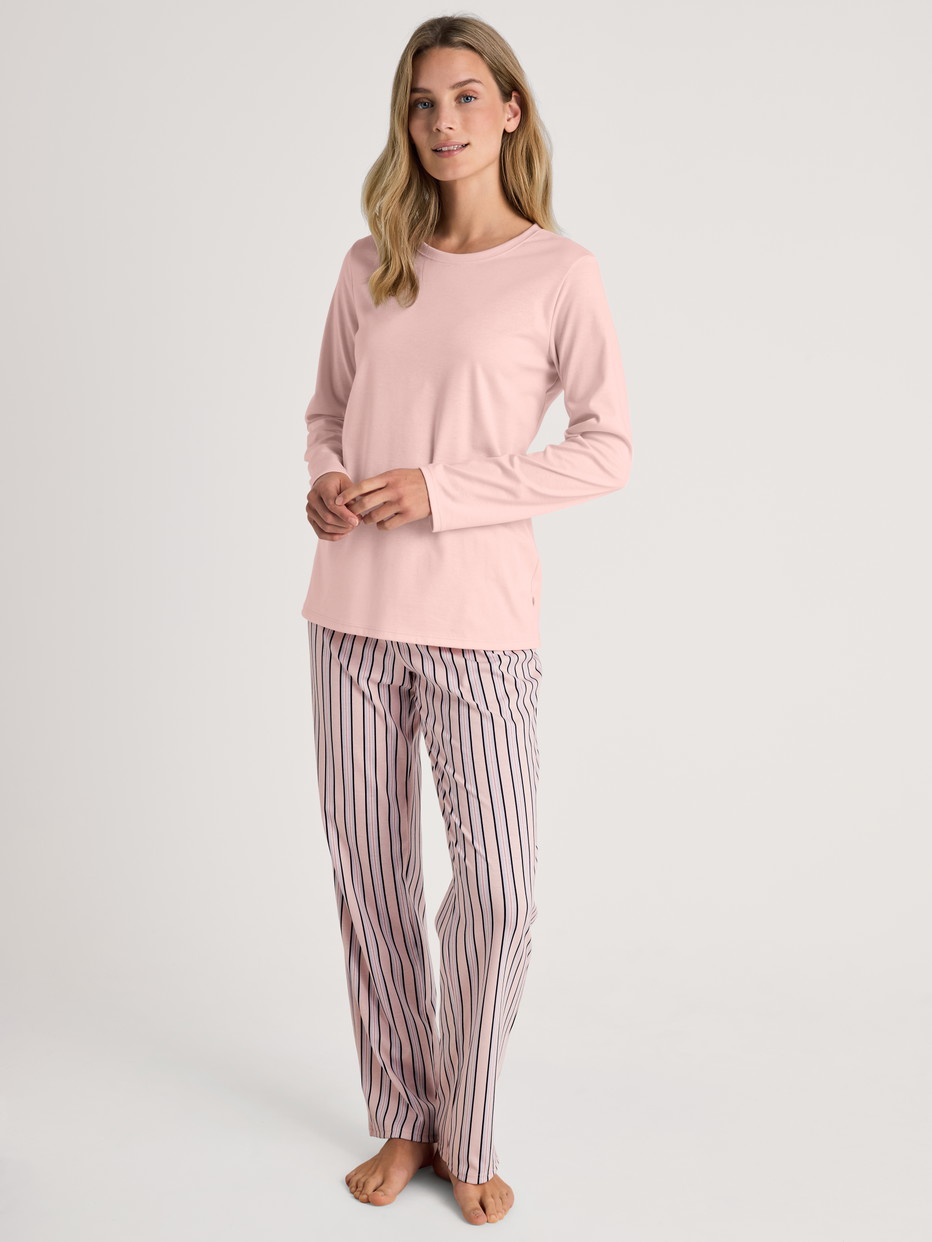 Women model is wearing Shirt long sleeve made of 100% Cotton in Pink, Unicoloured from the Favourites Sleep series by CALIDA, Additional Image