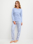 Women model is wearing Shirt long sleeve made of 100% Cotton in Blue, Unicoloured from the Favourites Cosy series by CALIDA, Outfit