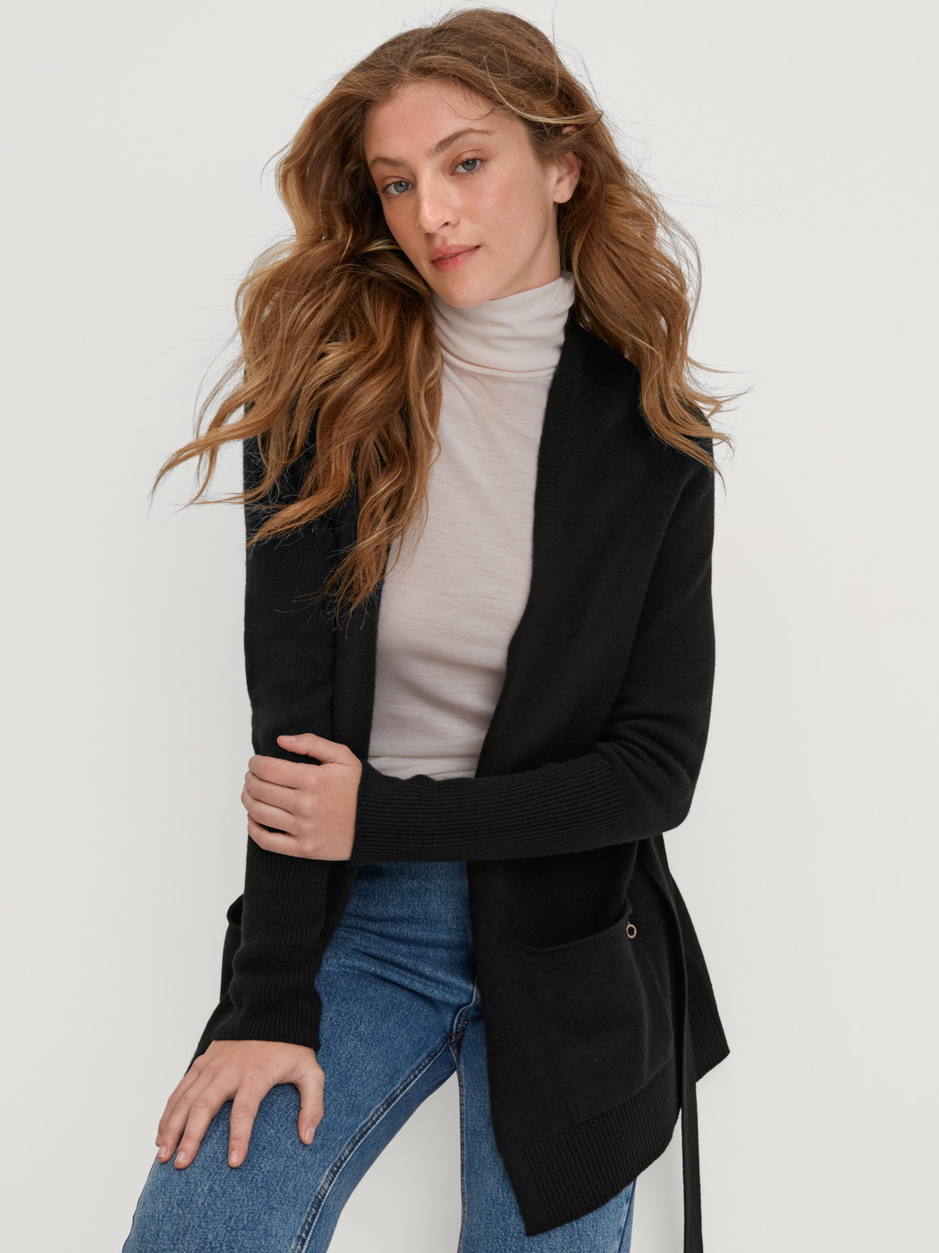 Women model is wearing Cardigan made of merino wool made of Wool in Black, Unicoloured from the The Cosy Collection series by CALIDA, Additional Image