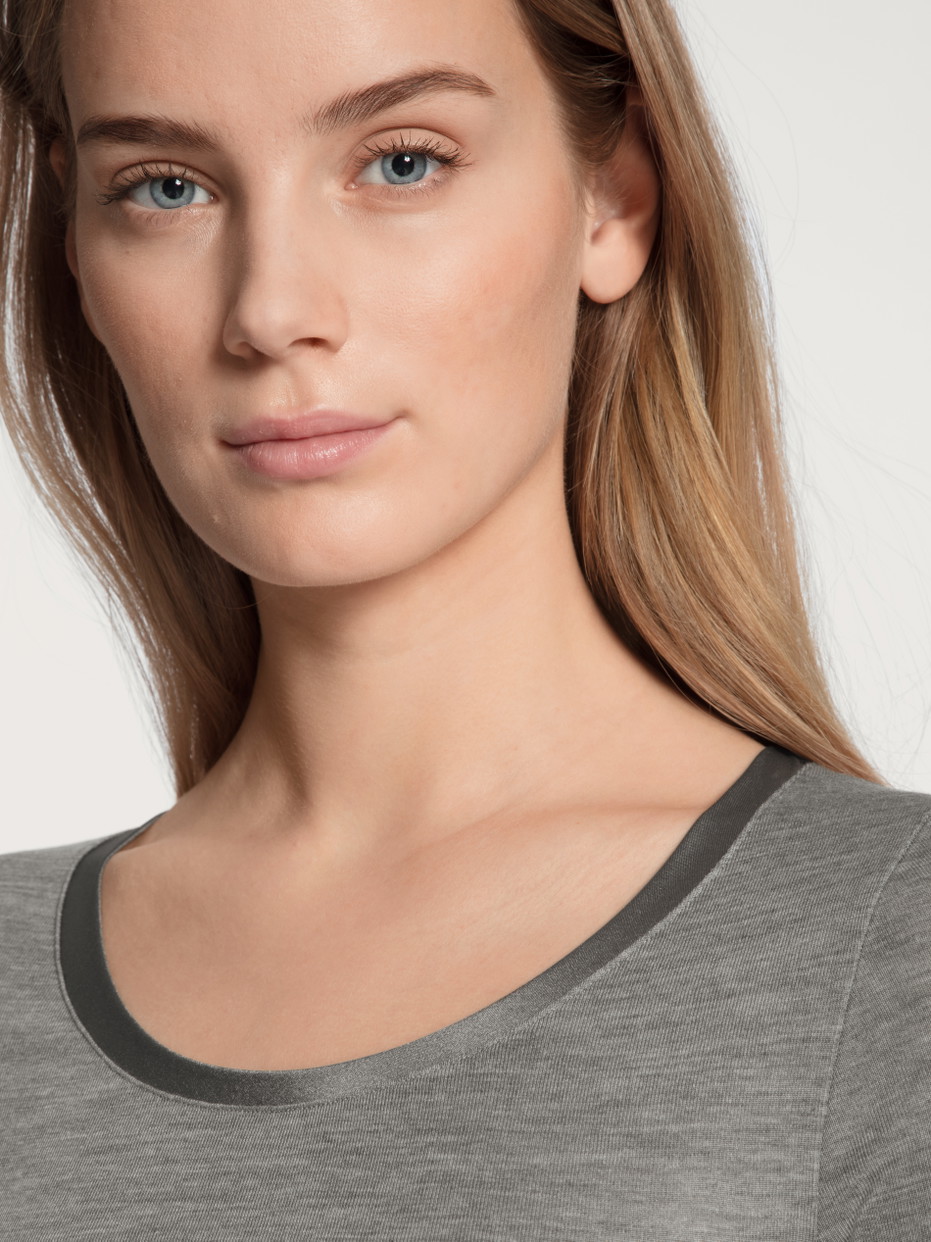 Damen - Langarm-Shirt aus Wolle-Seide aus Wolle in Grau, Einfarbig aus Serie True Confidence von CALIDA, Detail