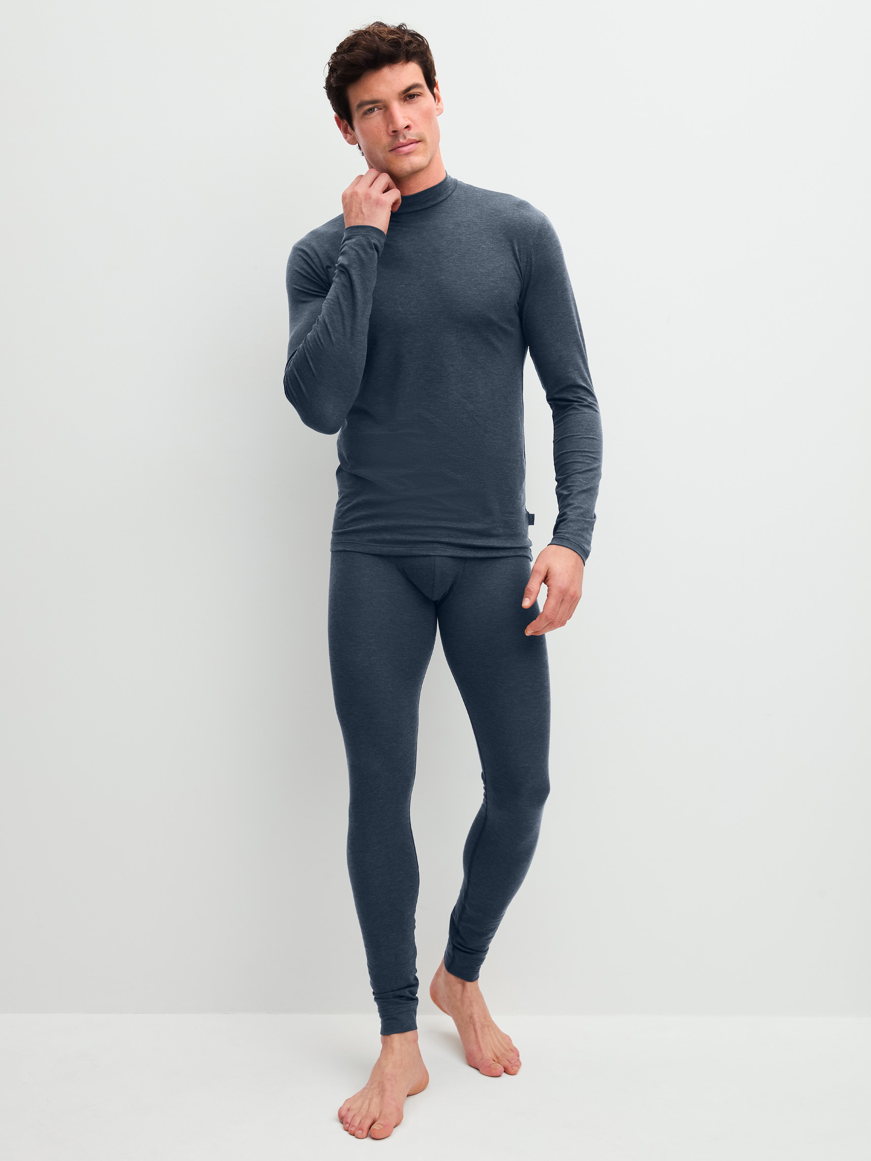 Men model is wearing  made of Lyocell in Grey, Unicoloured from the Sporty Warming series by CALIDA, Outfit
