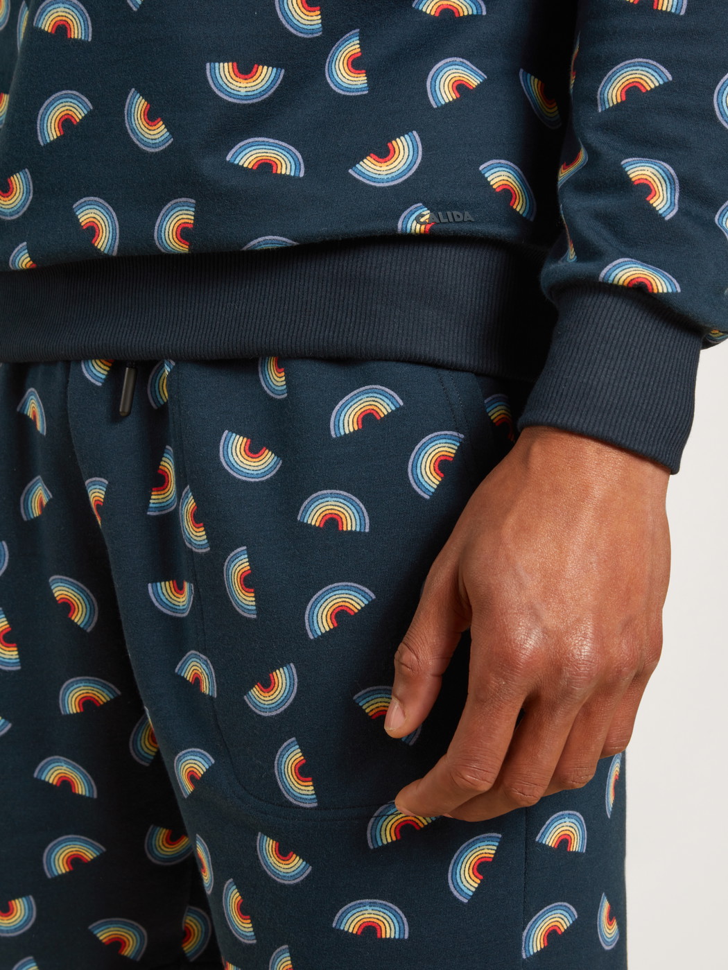 Herren - Kapuzenpullover aus Baumwolle in Blau, Motiv aus Serie Love Capsule von CALIDA, Detail
