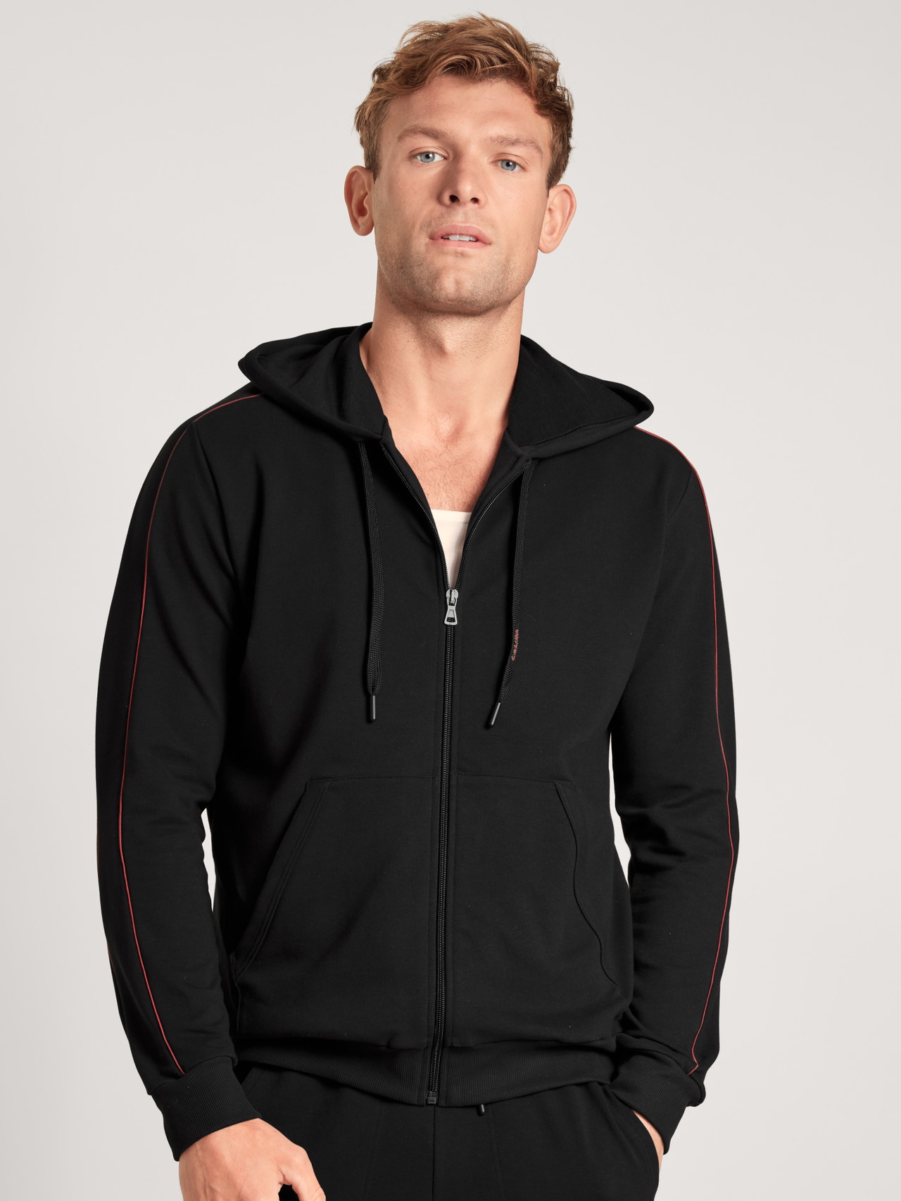 CALIDA Remix Basic Lounge Jacke mit Kapuzefür Herren, S, Schwarz, Vielfältig kombinierbar für sportlich entspannte Momente