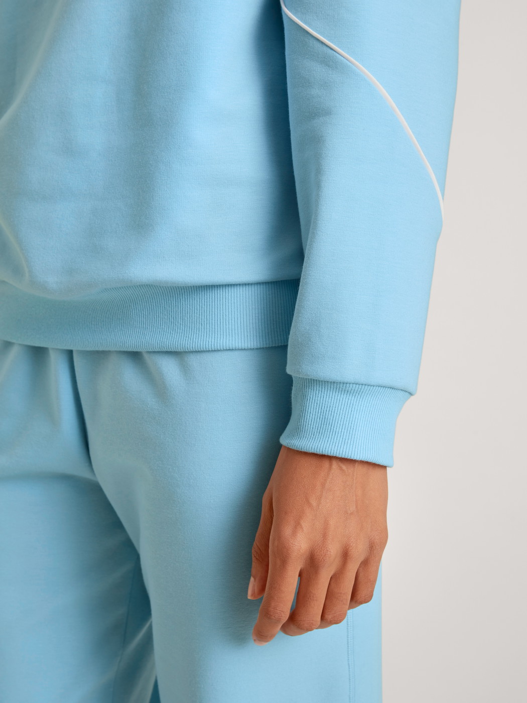 Damen - Sweatshirt mit Kapuze aus Baumwolle in Blau, Einfarbig aus Serie Lounge Paisley von CALIDA, Detail