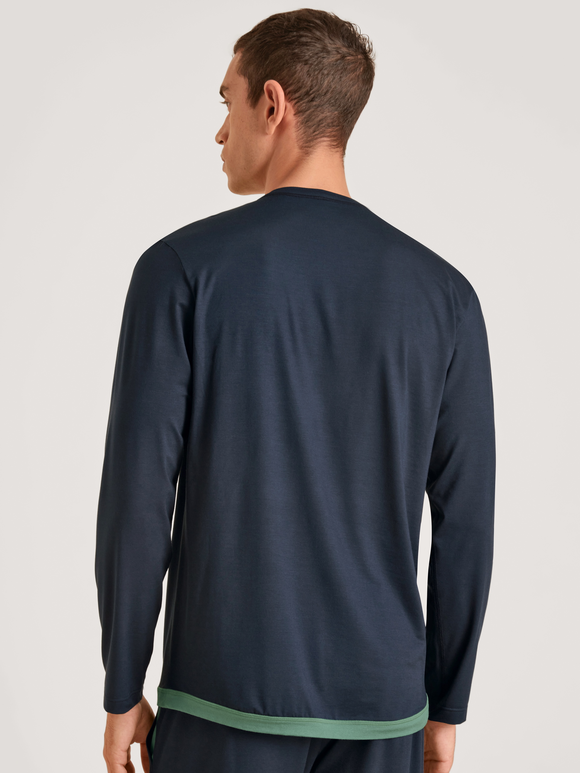 Men model is wearing Shirt long-sleeve made of Modal in Blue, Unicoloured from the DSW Balancing series by CALIDA, Back view