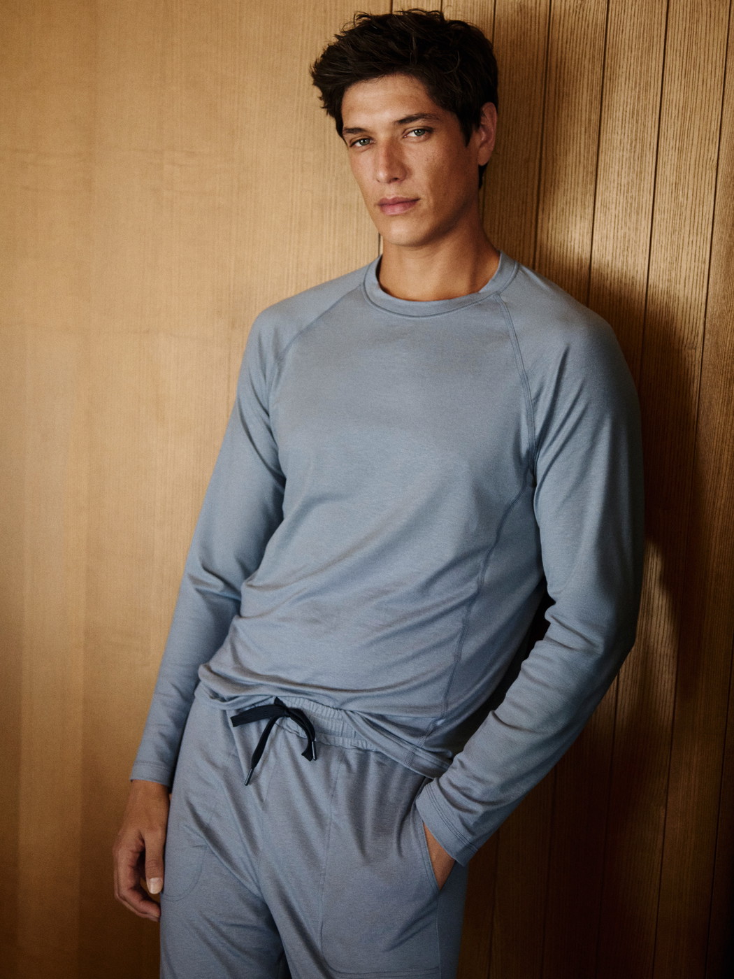 Men model is wearing Shirt long-sleeve made of Lyocell in Grey, Unicoloured from the DSW Warming series by CALIDA, Front view