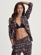 Le mannequin Femme porte le/la Shirt manches longues avec boutons – Mélange TENCEL™ Modal et soie en Modal de couleur Noir, À motifs, de la série Favourites Seduction de CALIDA, Vue de face