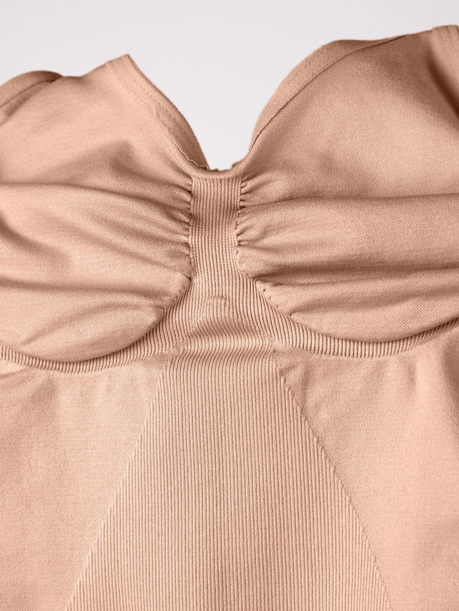Le mannequin Femme porte le/la Body gainant en Polyamide de couleur Rose, Unicolore, de la série Seamless Shape de CALIDA, Image supplémentaire