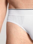 Herren - Slip, 3er-Pack aus Baumwolle in Weiß, Einfarbig aus Serie Pure & Style von CALIDA, Detail