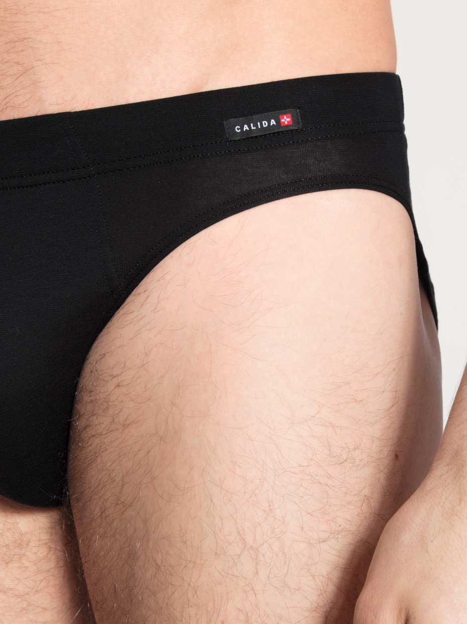 Herren - Slip aus Baumwolle in Schwarz, Einfarbig aus Serie Evolution von CALIDA, Detail