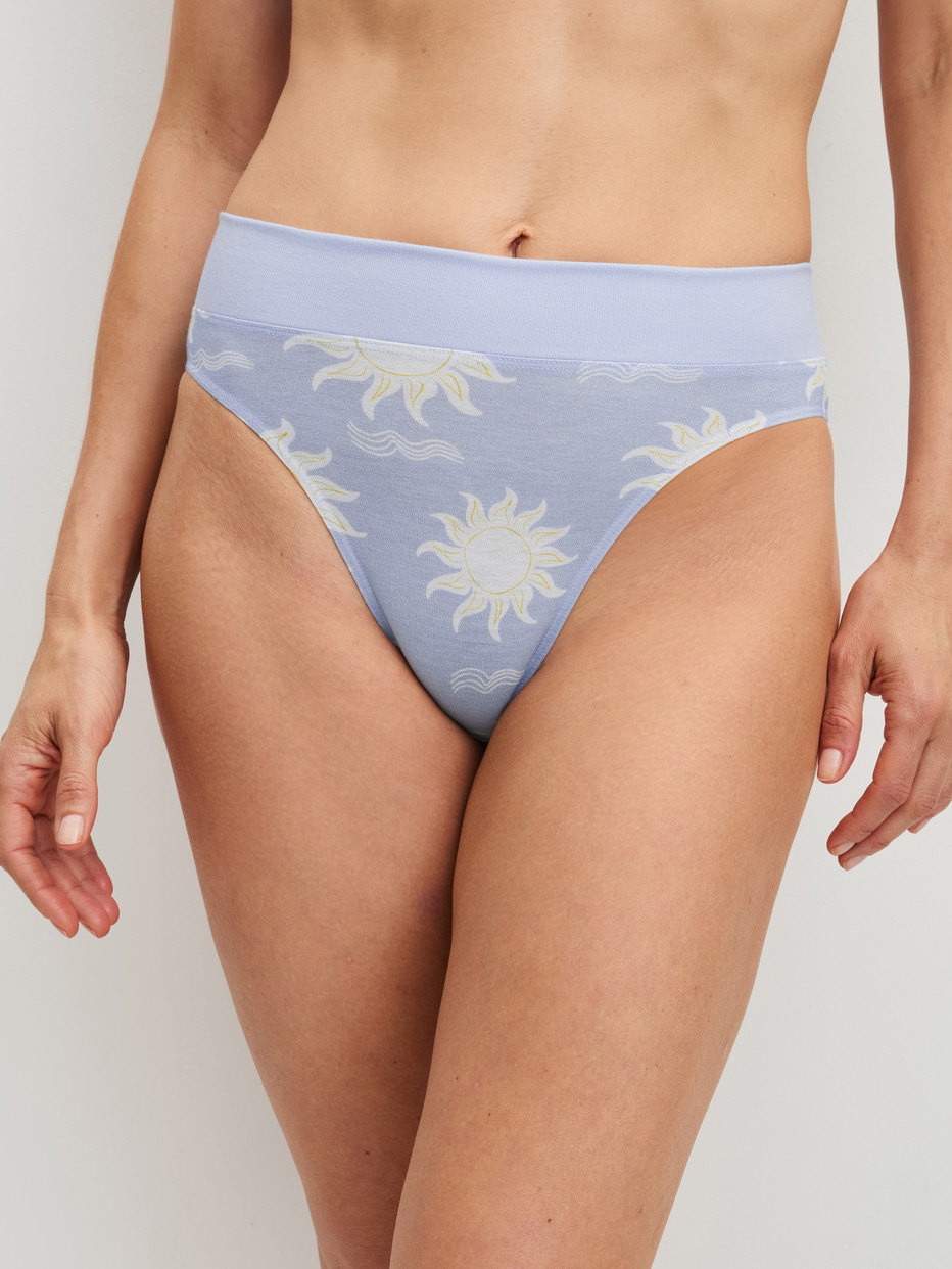 Women model is wearing Brief, high waist made of Cotton in Blue, Motif from the EDITION 85 series by CALIDA, Front view