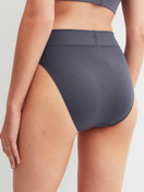 La modella / Il modello Donna indossa Slip, high waist in Cotone di colore Grigio, Tinta unita, della serie Elastic di CALIDA, Vista posteriore