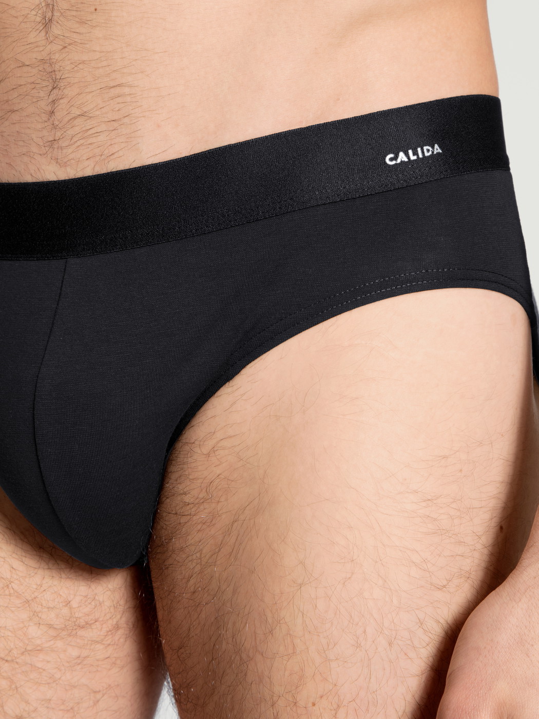 Uomo - Slip in Cotone di colore Nero, Tinta unita, della serie Cotton Code di CALIDA, Dettaglio