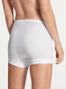 Le mannequin Femme porte le/la Caleçon en 100% coton de couleur Blanc, Unicolore, de la série Iconics de CALIDA, Vue arrière