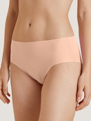 Le mannequin Femme porte le/la Culotte en Modal de couleur Rose, Unicolore, de la série Natural Skin de CALIDA, Vue de face