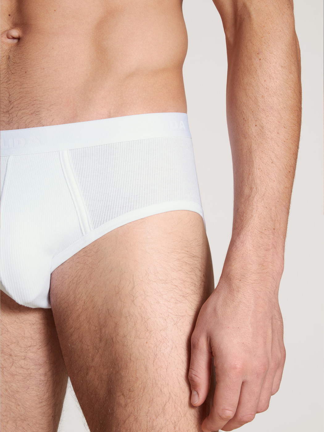 Herren - Slip, 2er-Pack aus 100% Baumwolle in Weiß, Einfarbig aus Serie Natural Benefit von CALIDA, Detail