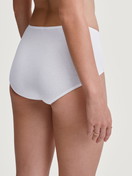 Le mannequin Femme porte le/la Culotte taille haute en 100% coton de couleur Blanc, Dentelle, de la série Cotton Desire de CALIDA, Vue arrière