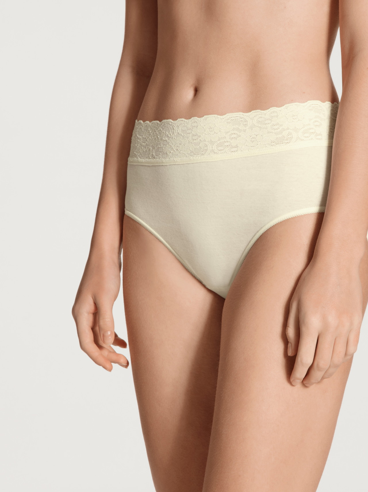 CALIDA Iconics Midi-Slipfür Damen, L, Beige, Zeitlos schön und unendlich bequem