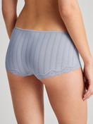 Le mannequin Femme porte le/la Panty, taille basse en Coton de couleur Bleu, Dentelle, de la série Etude Toujours de CALIDA, Vue arrière
