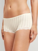 Damen-Model trägt Panty, low cut aus Baumwolle in Beige, Einfarbig aus Serie Etude Toujours von CALIDA, Vorderansicht