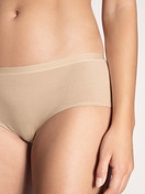 Femme - Panty, taille basse en Coton de couleur Beige, Unicolore, de la série Natural Comfort de CALIDA, Détail