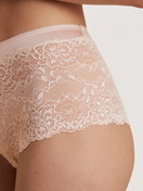 Le mannequin Femme porte le/la Panty taille haute en Coton de couleur Beige, Unicolore, de la série Sensual Secrets de CALIDA, Détail