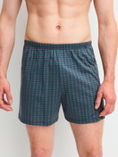 Herren-Model trägt Boxershorts, 2er-Pack aus 100% Baumwolle in Schwarz, Gemustert aus Serie Cotton Special von CALIDA, Zusatzbild