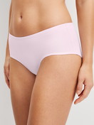 Le mannequin Femme porte le/la Panty taille basse en Coton de couleur Rose, Unicolore, de la série Essential Cotton de CALIDA, Vue de face